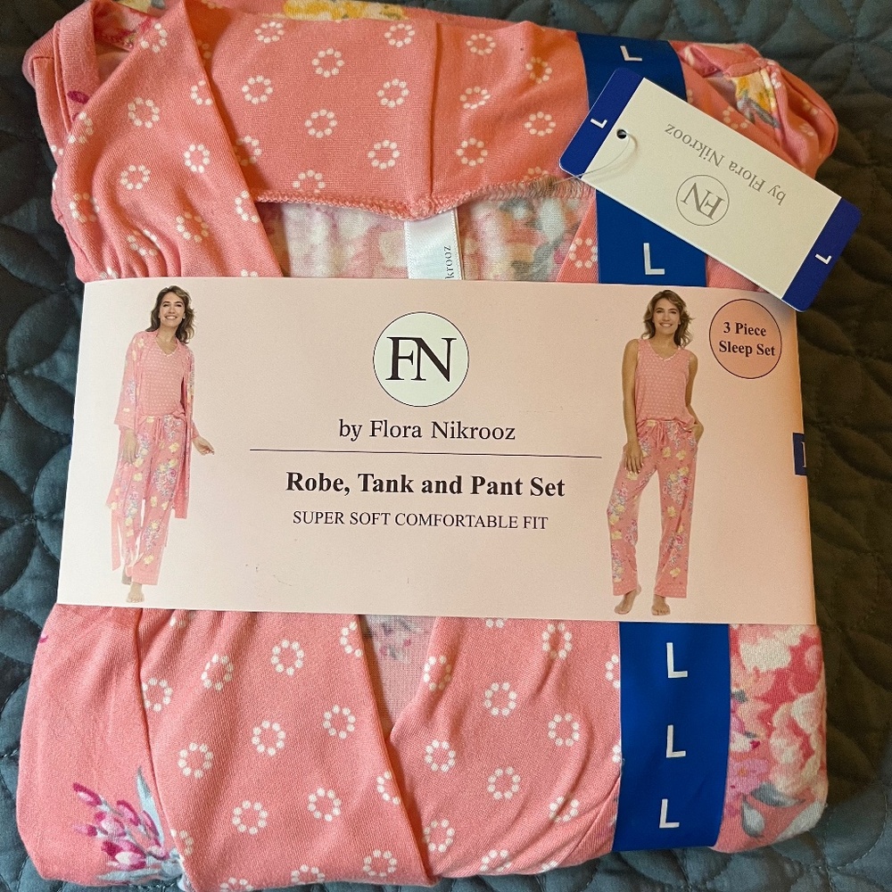 NEW Flora Nikrooz Women’s 3-piece Pajamas Set